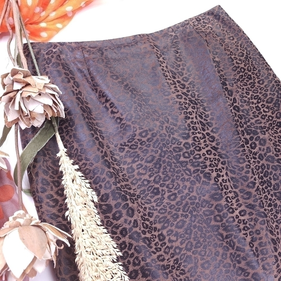 Doncaster Dark Leopard Leather Pleated Bottom Skirt Sz 8 - Picture 3 of 11